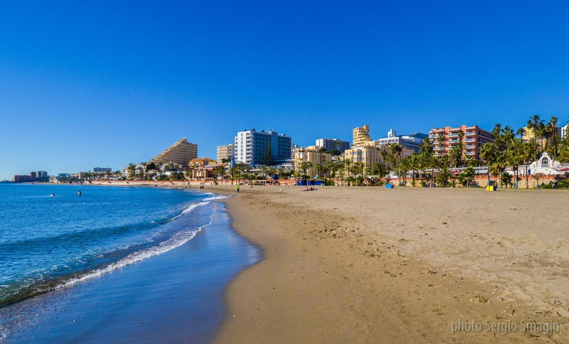 Los patos I Apartamentos - Segunda línea de playa - PARKING GRATIS - PISCINA - EXCELENTE CONEXION WIFI Benalmádena Exterior foto